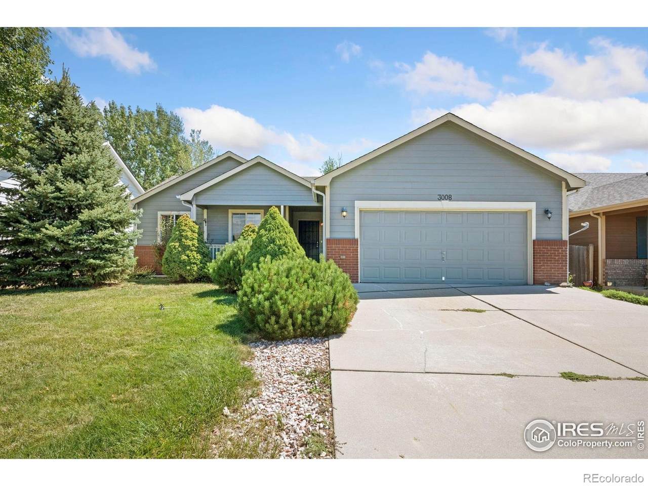 3008 41st Avenue - Photo 1