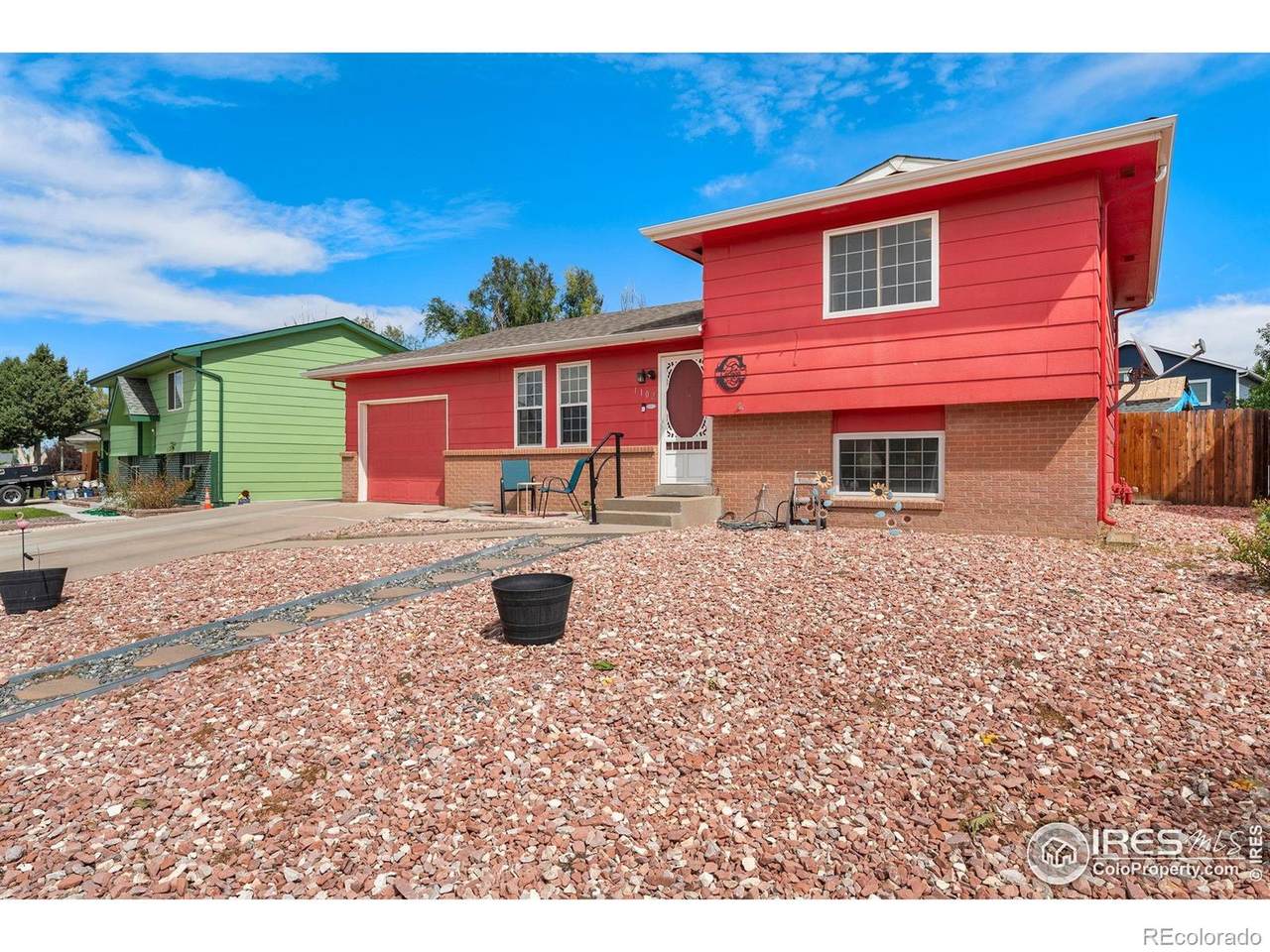 1102 Applewood Avenue - Photo 1