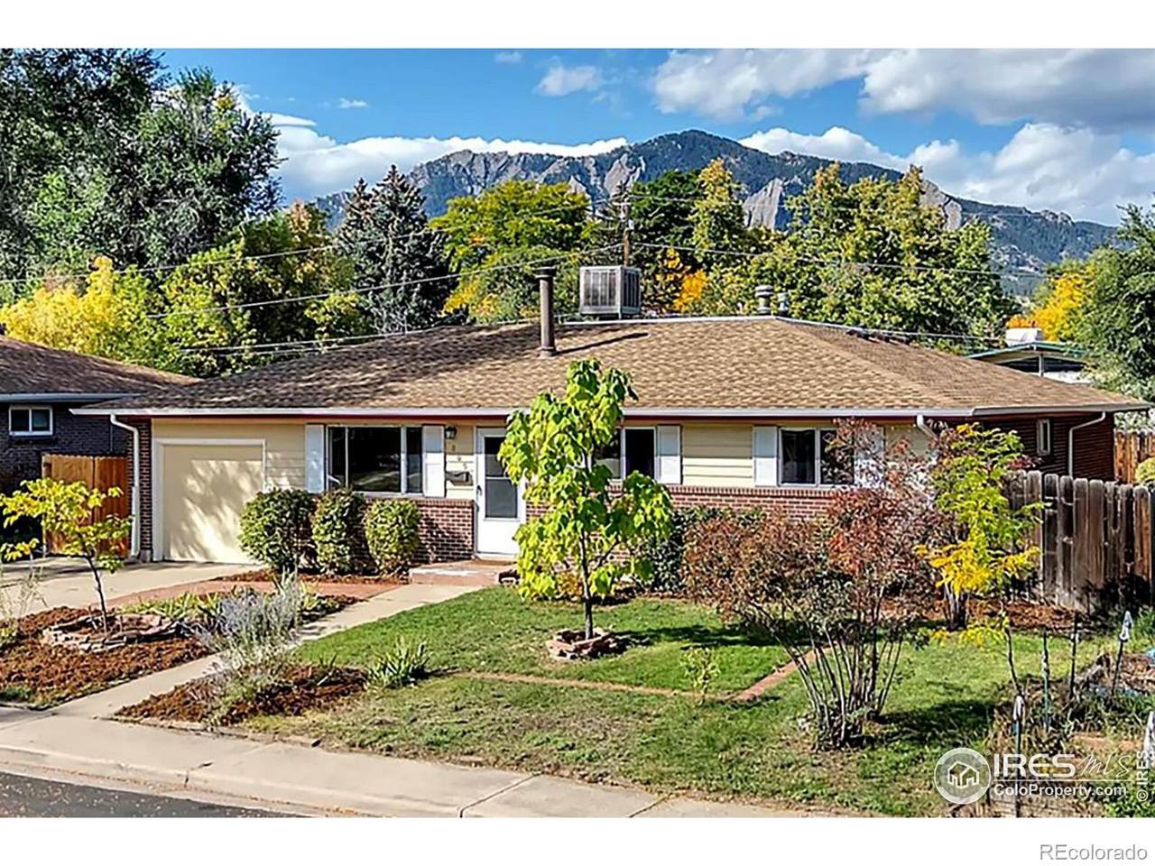 805 39th Street - Photo 1