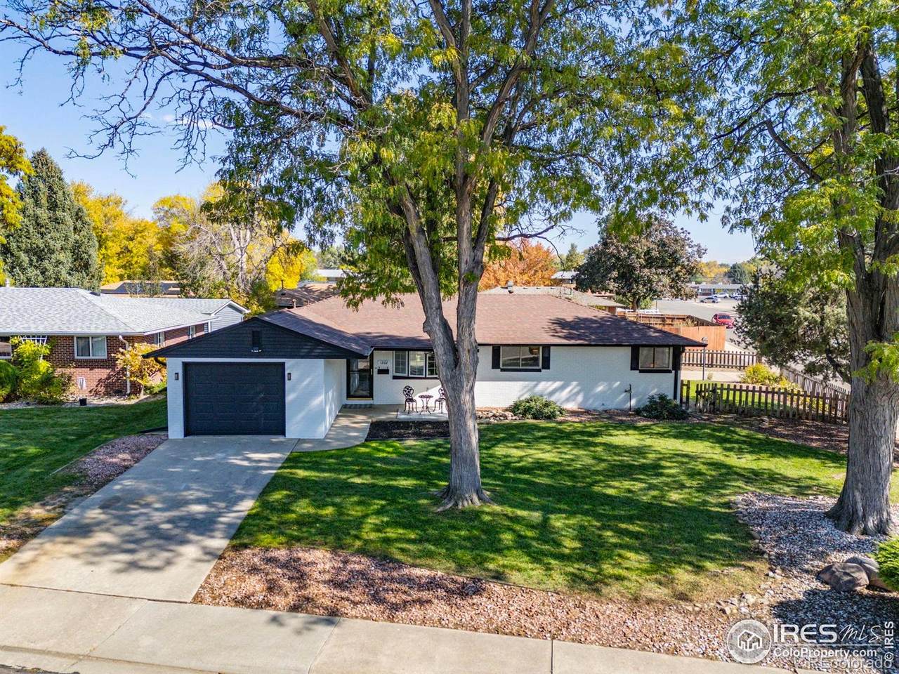 1202 Vivian Street - Photo 1