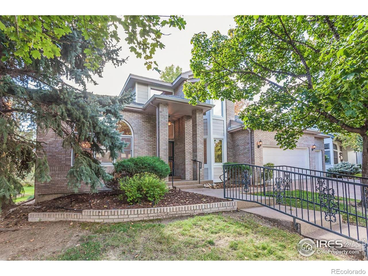 613 Breakwater Drive - Photo 1