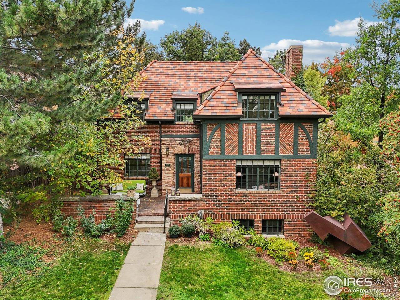 715 14th Street - Photo 1