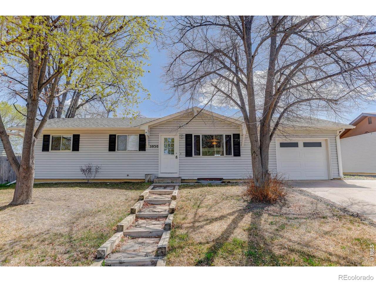 5930 Venus Avenue - Photo 1
