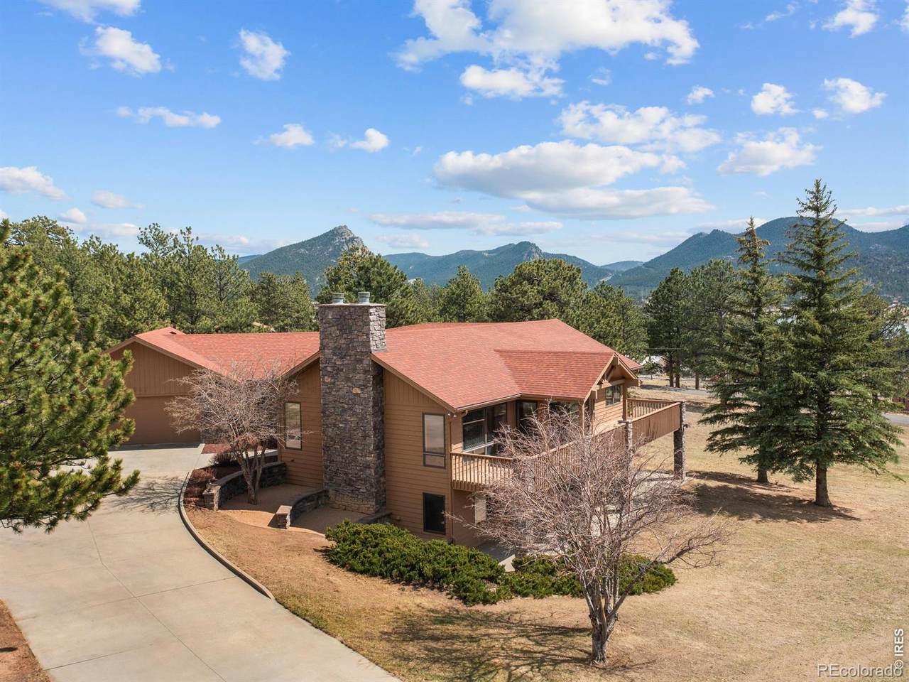 650 Summit Drive - Photo 1