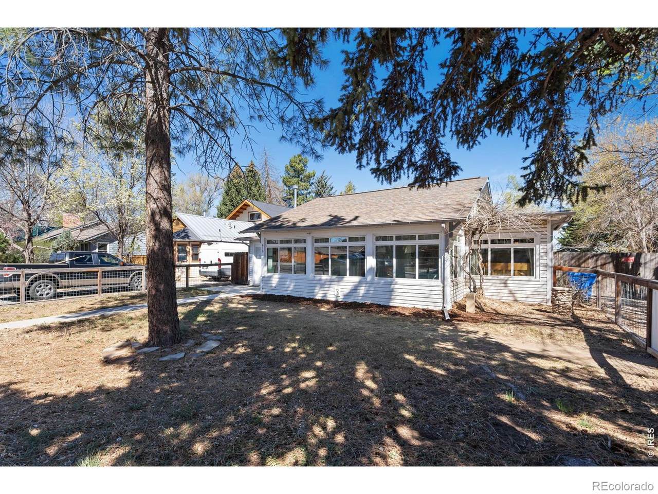 910 Elizabeth Street - Photo 1