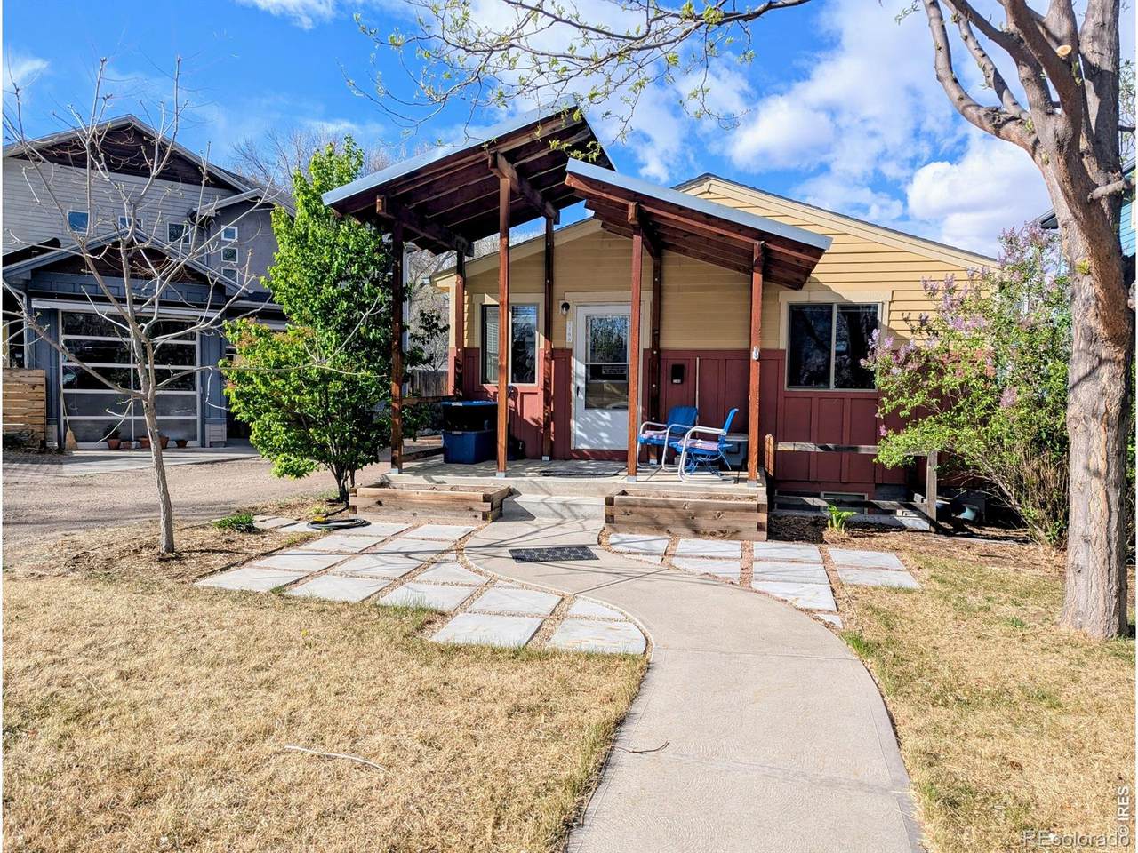 716 Maple Street - Photo 1