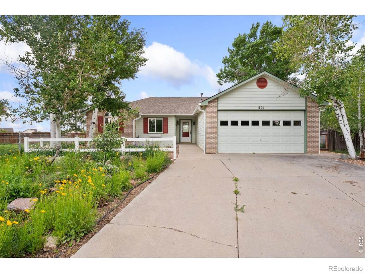 401 Nokomis Court - Photo 1