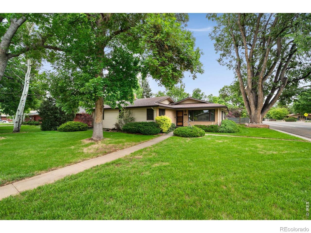 2222 Mathews Street - Photo 1