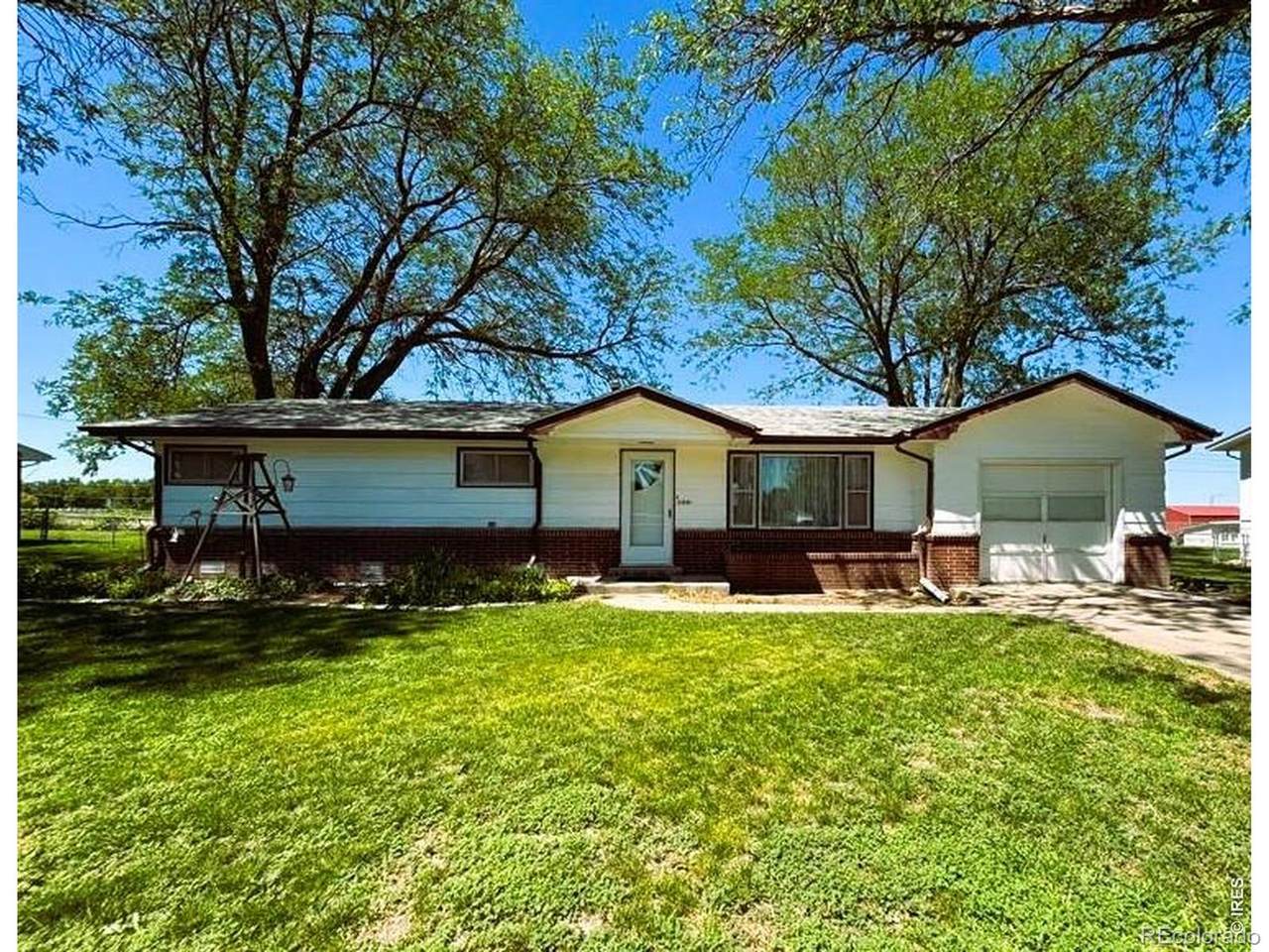 120 Parkview Drive - Photo 1