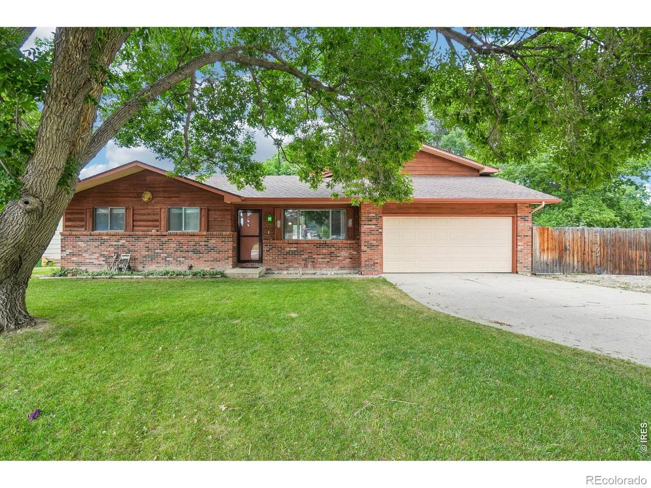3248 Camelot Drive - Photo 1