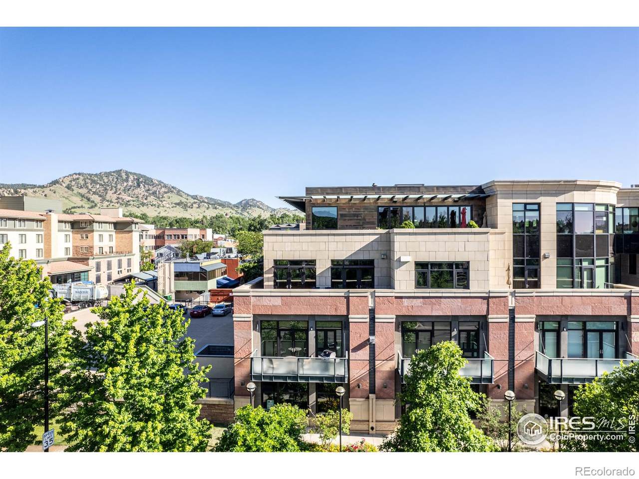 1077 Canyon Boulevard - Photo 1