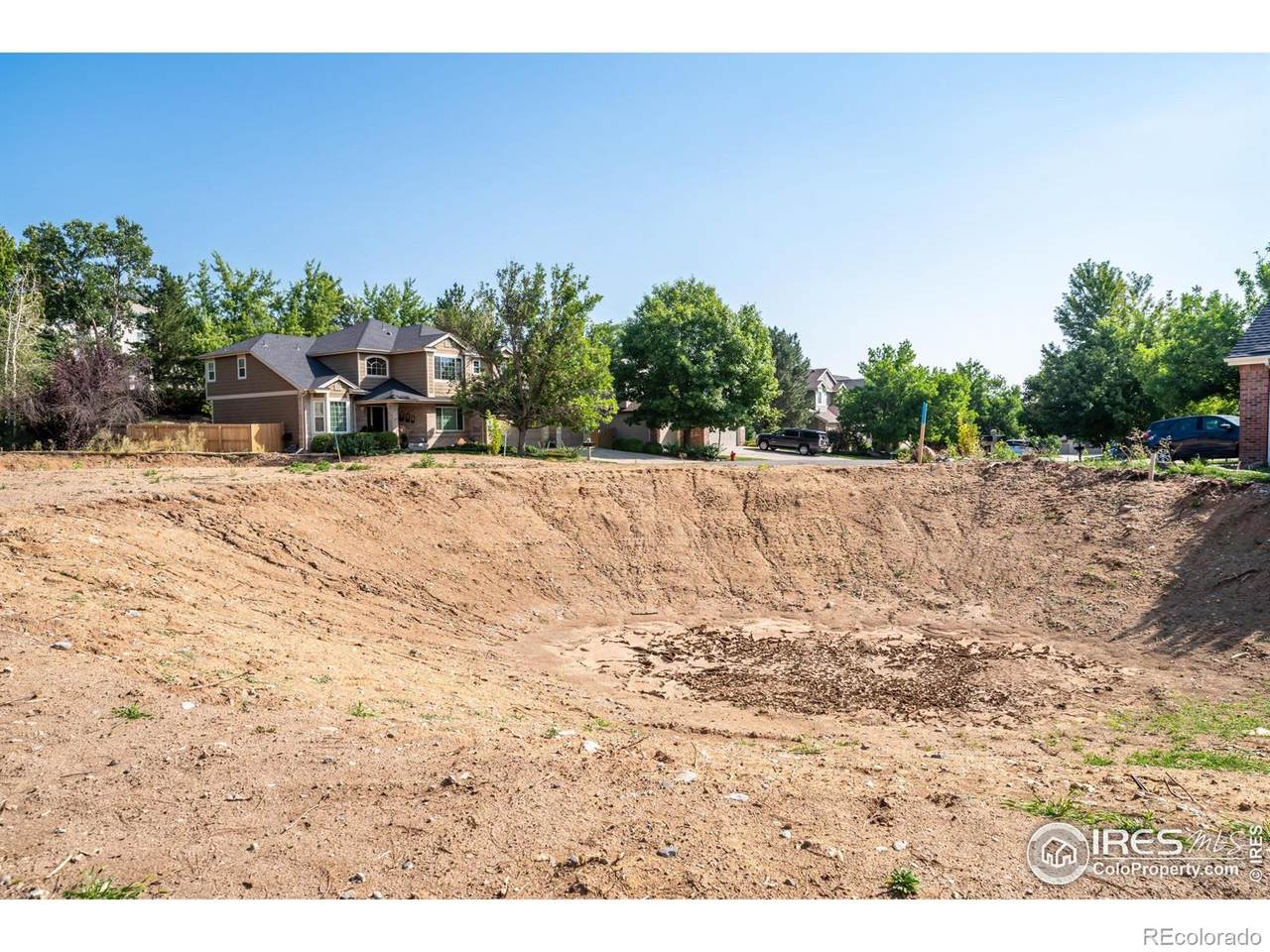 916 Monroe Way - Photo 1