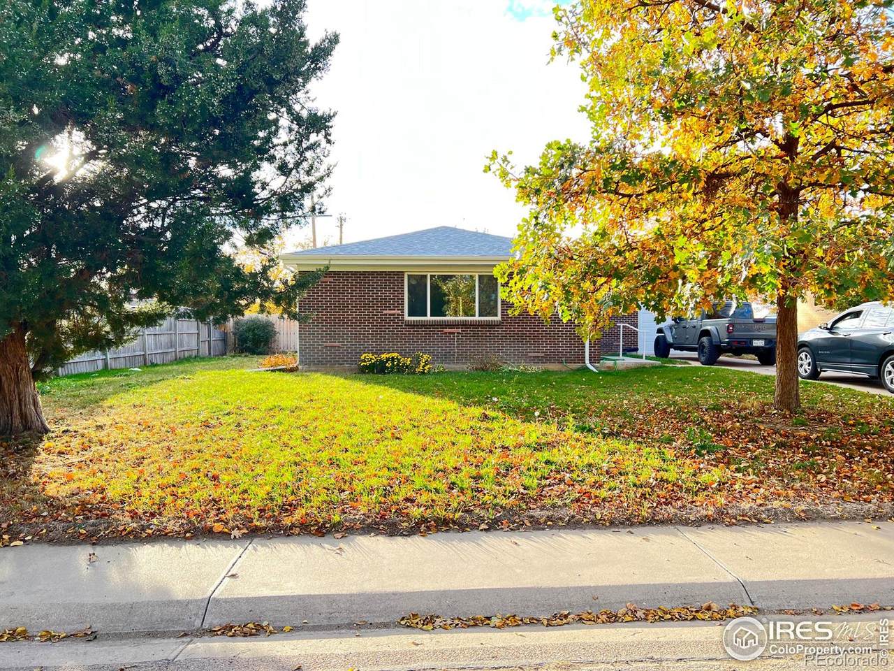 415 Plainview Avenue - Photo 1
