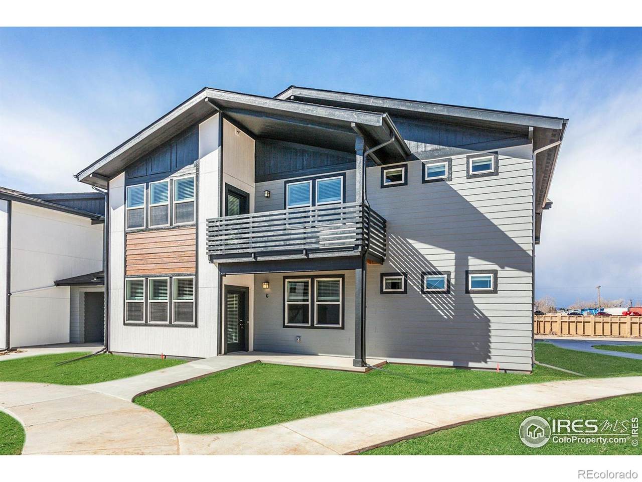 563 Vicot Way - Photo 1