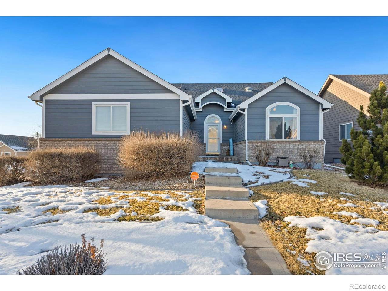 615 62nd Court - Photo 1