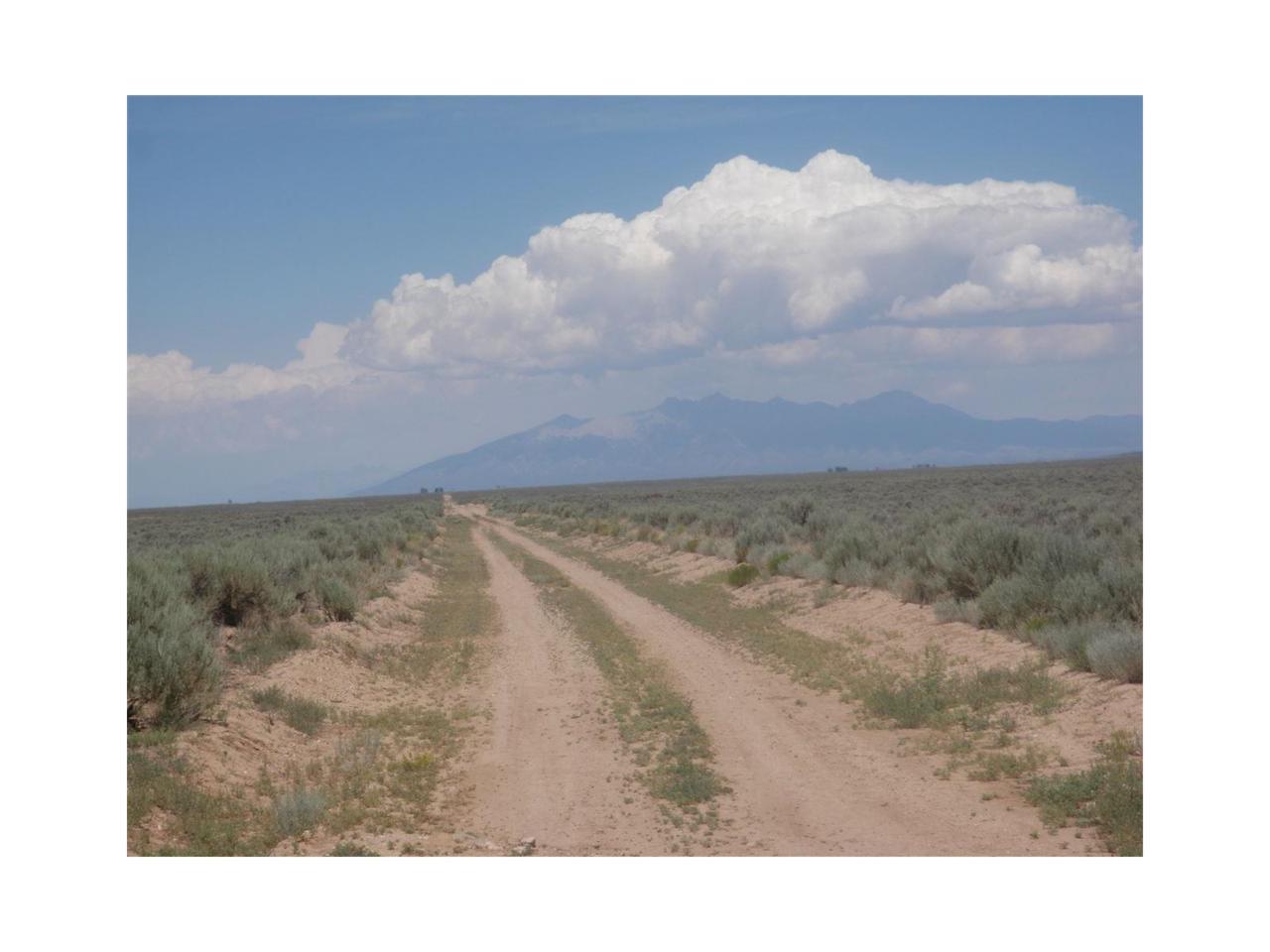 C.R. E - Photo 1