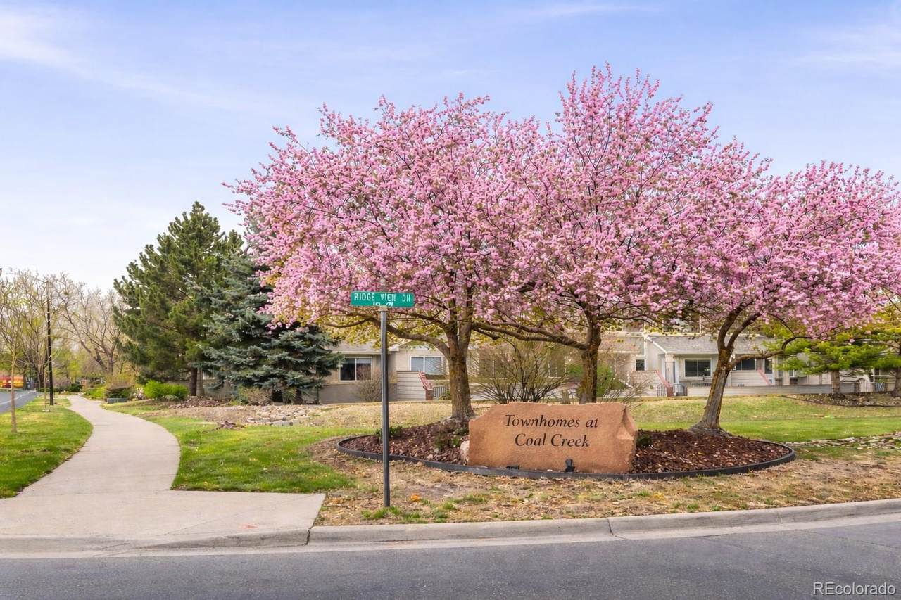 563 Ridgeview Drive - Photo 1