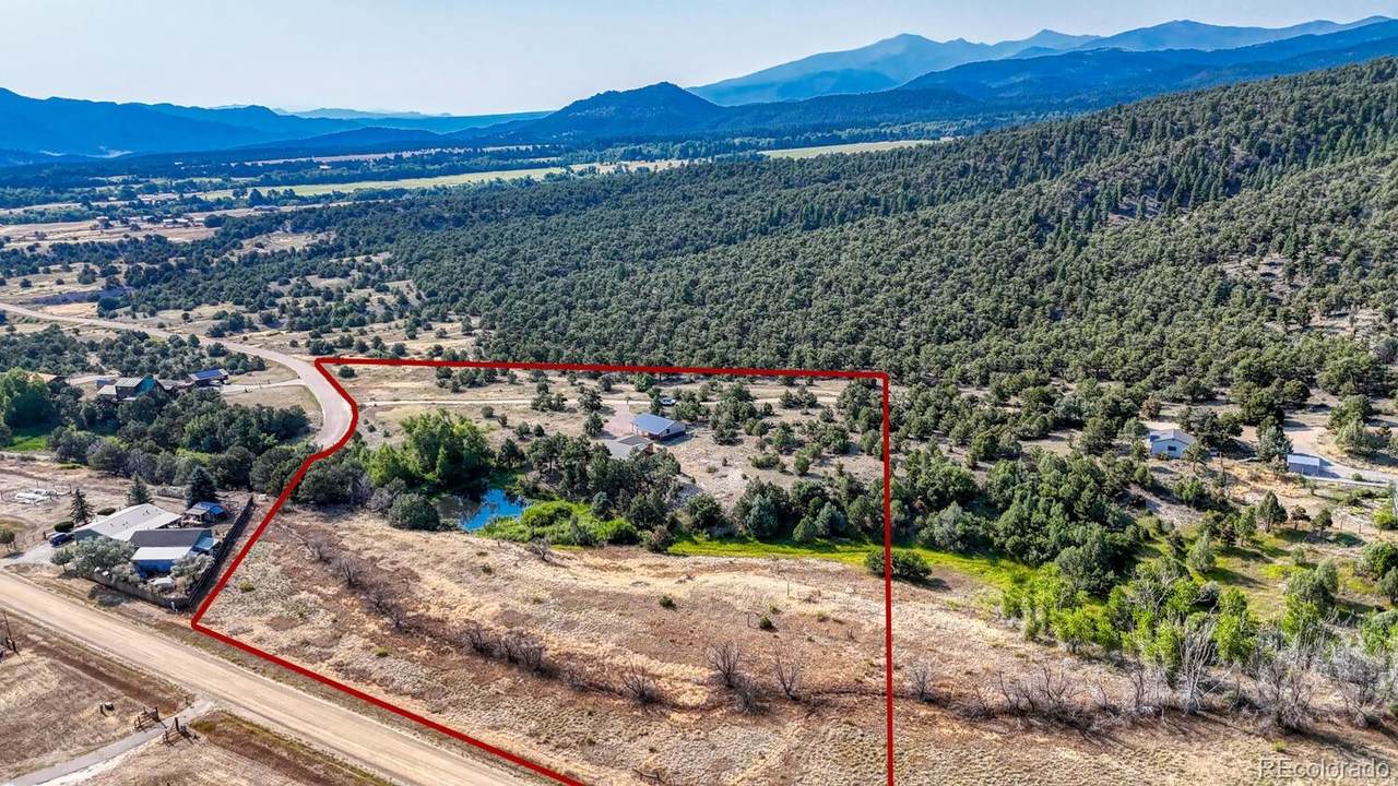 426 Leprechaun Lane - Photo 1