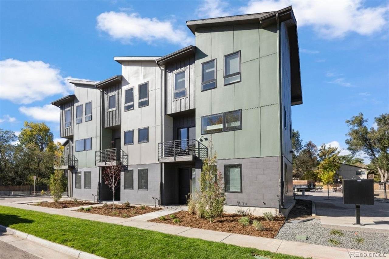 8406 52nd Avenue - Photo 1