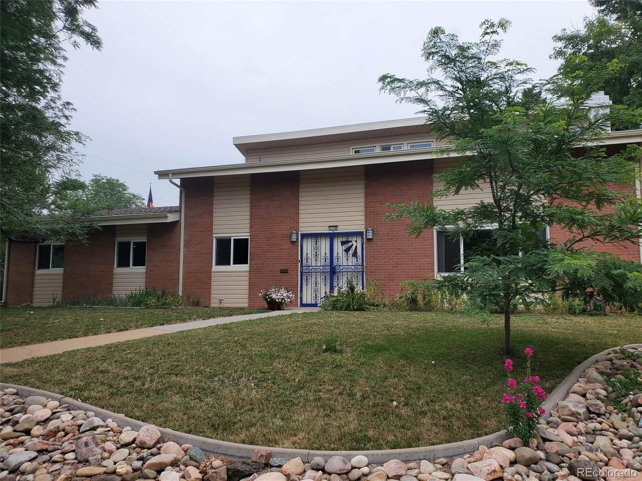 1730 Zinnia Street - Photo 1