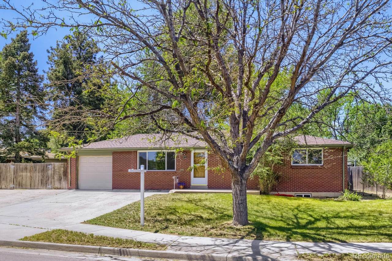1640 Buchtel Boulevard - Photo 1
