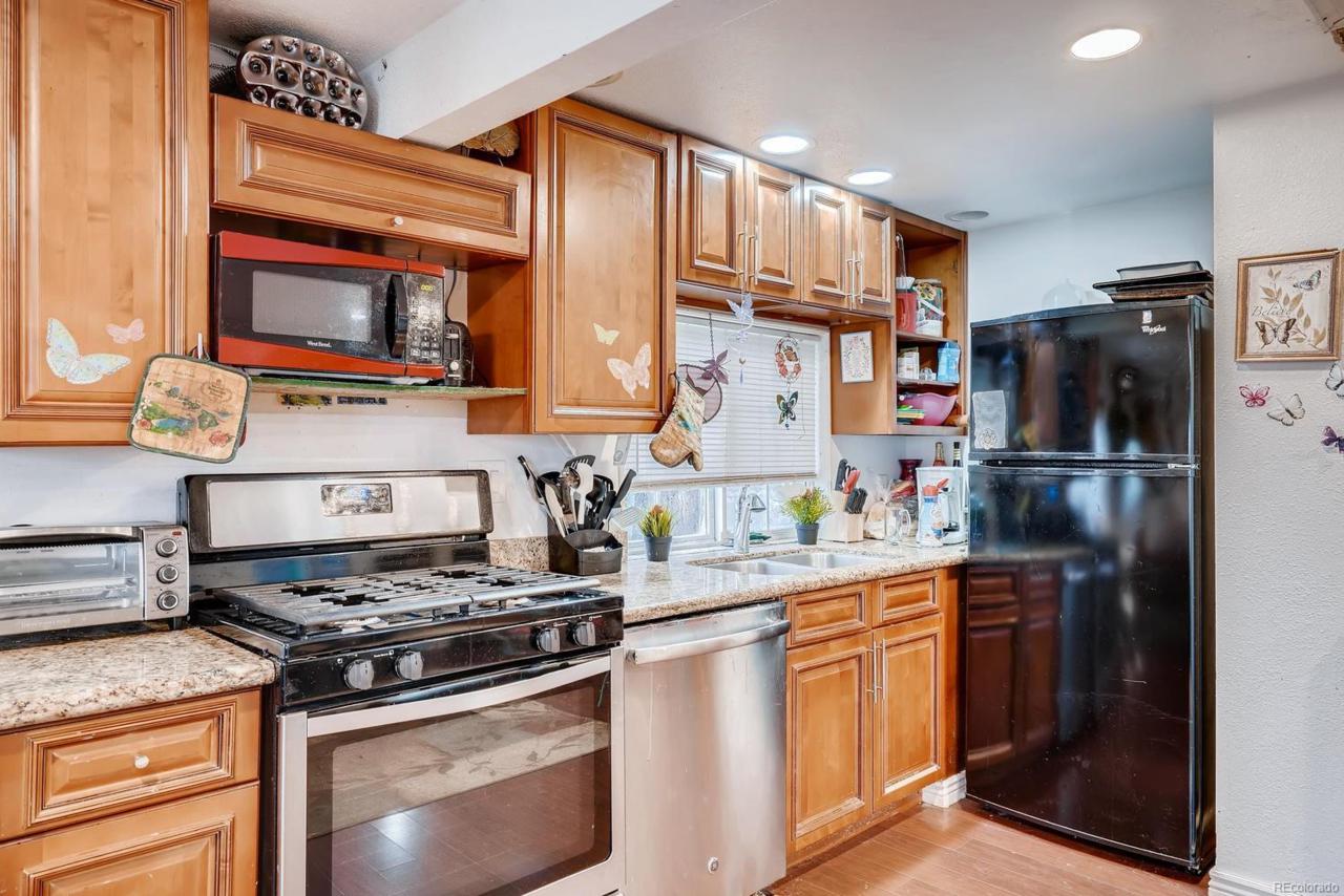 957 Utica Street - Photo 1