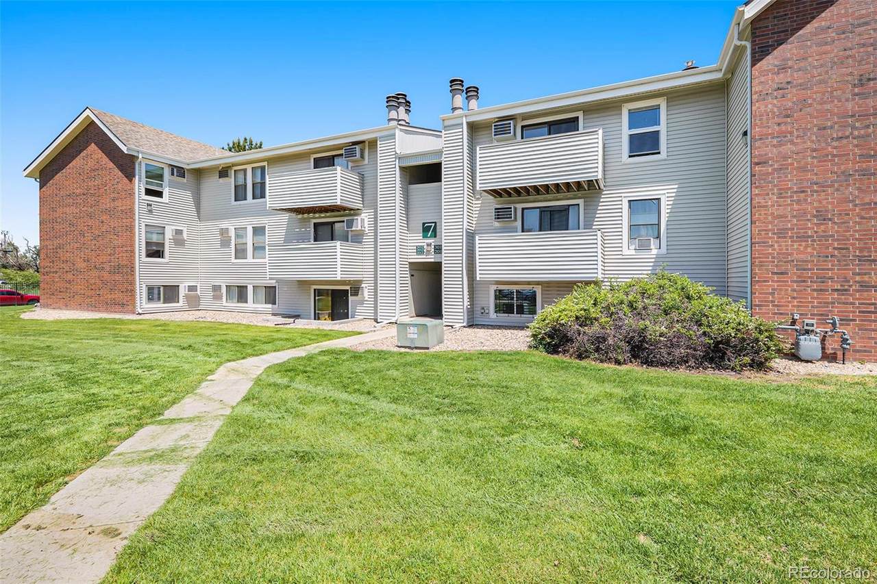 10150 Virginia Avenue - Photo 1