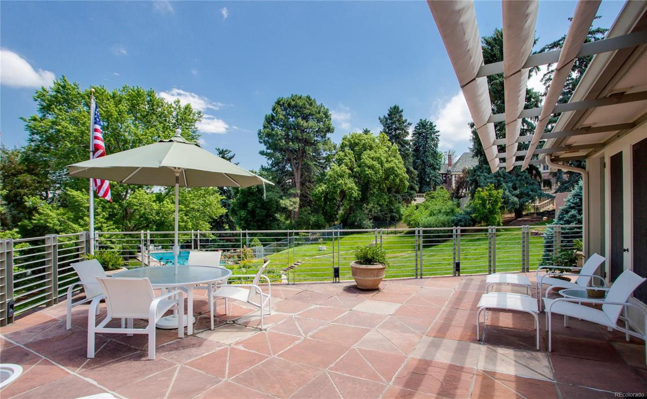 1685 Cedar Avenue - Photo 1