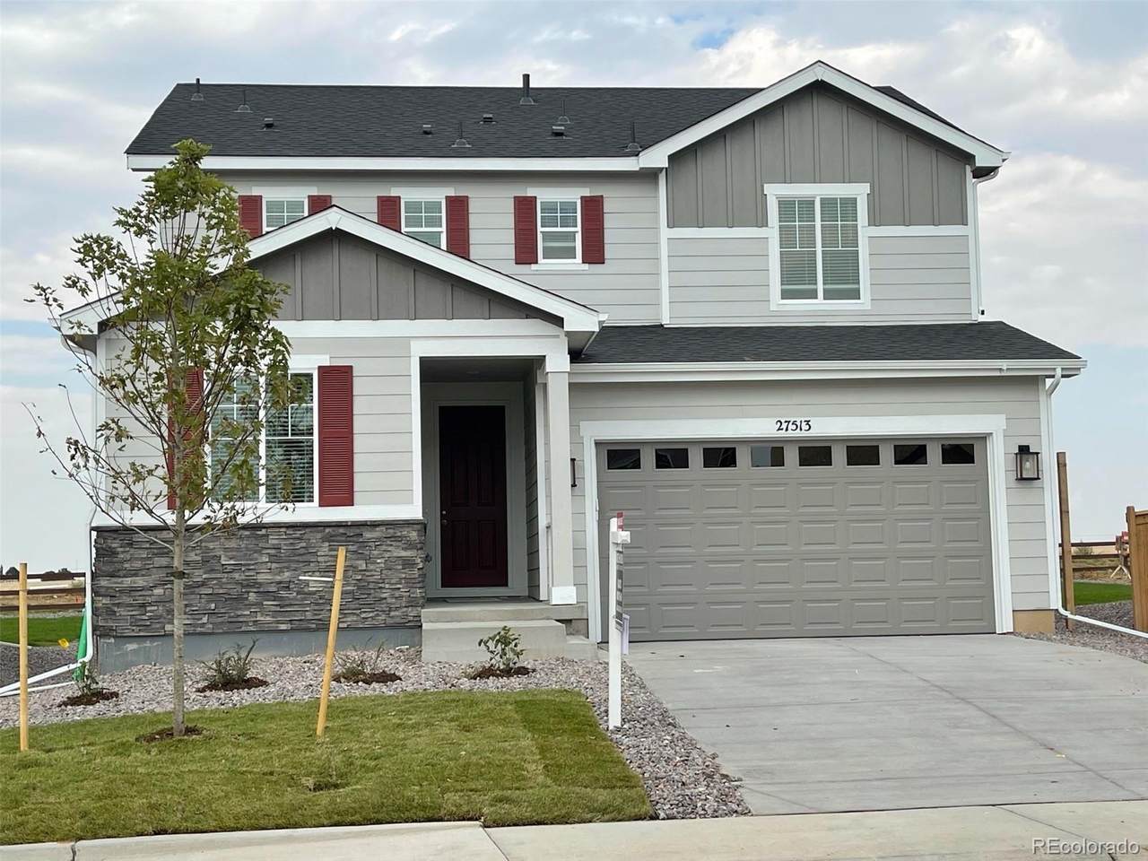 27513 10th Drive - Photo 1