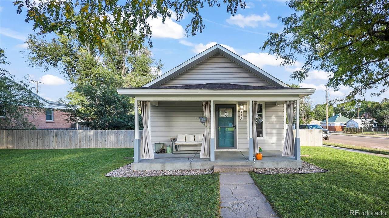 402 Bent Avenue - Photo 1