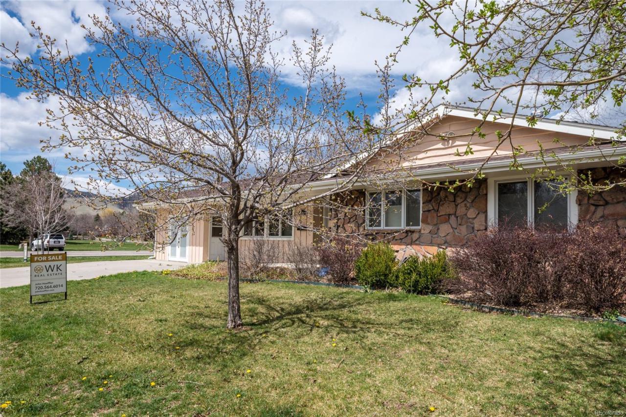 2611 Lloyd Circle - Photo 1