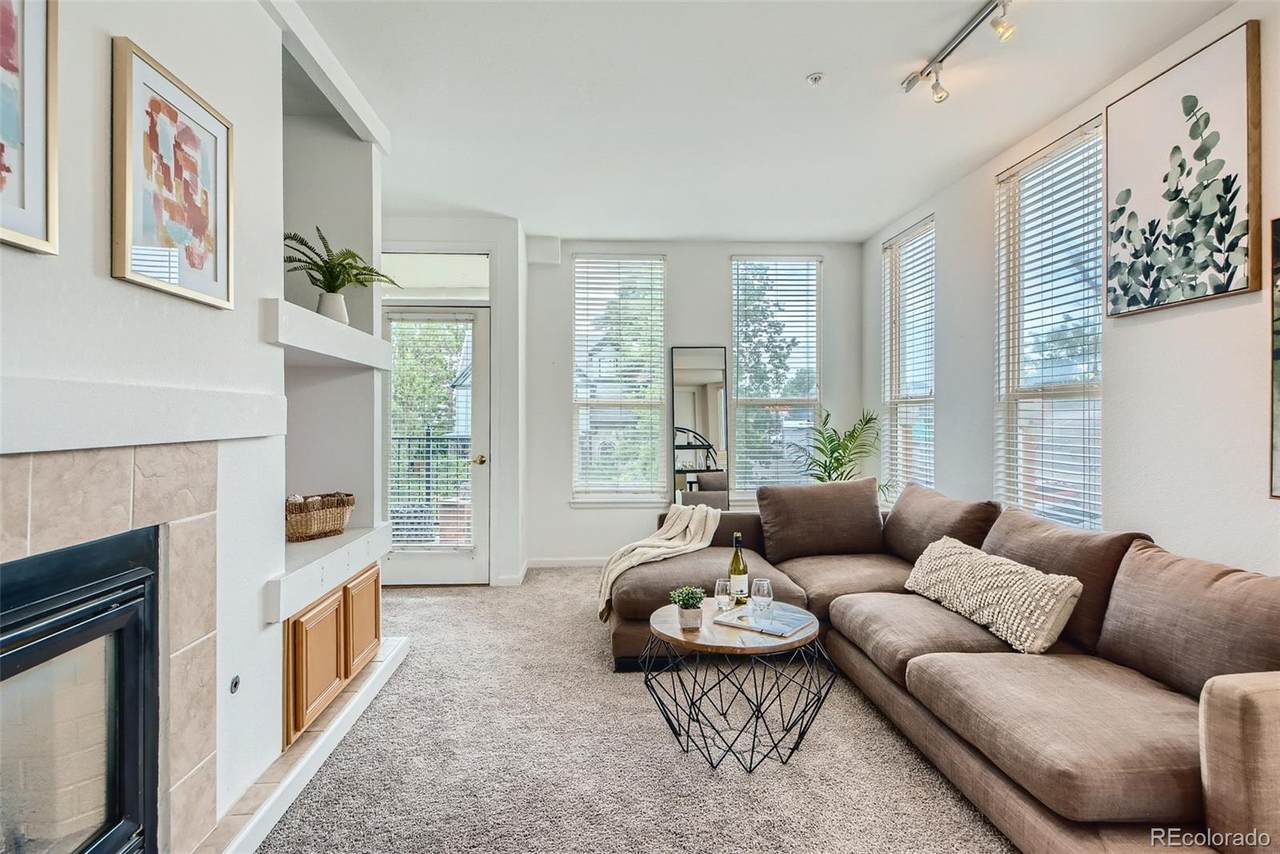 1521 Vine Street - Photo 1