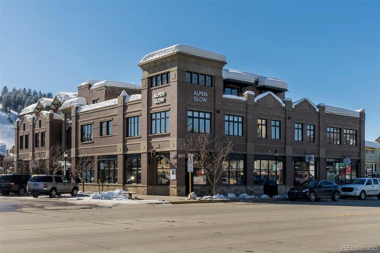 601 Lincoln Avenue - Photo 1