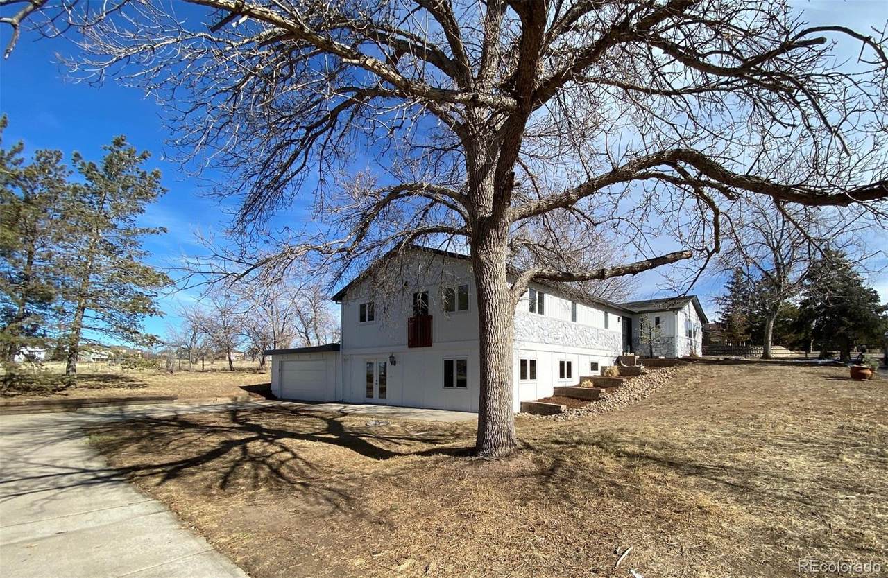 7157 Pineview Drive - Photo 1