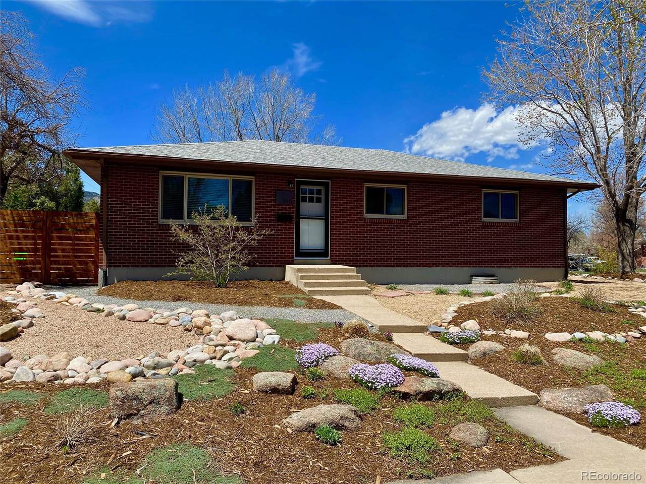 315 Auburn Street - Photo 1
