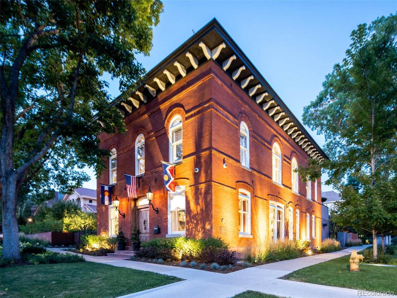 400 Saint Paul Street - Photo 1