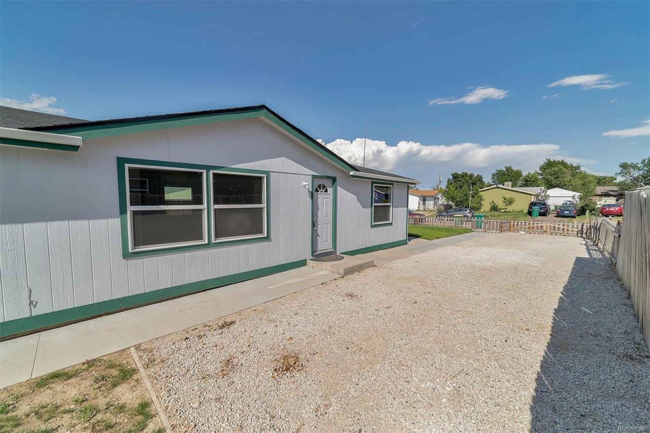 125 Dahlia Street - Photo 1