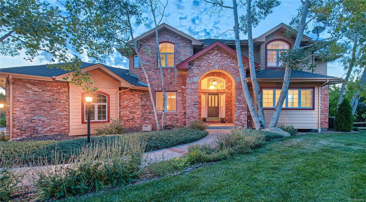 8525 Waterford Way - Photo 1