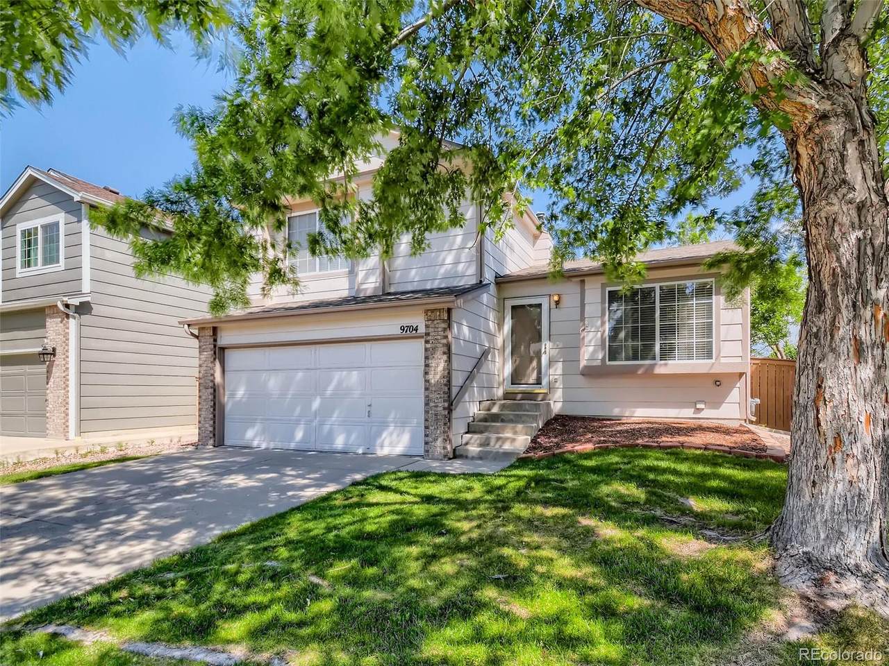 9704 Castle Ridge Circle - Photo 1
