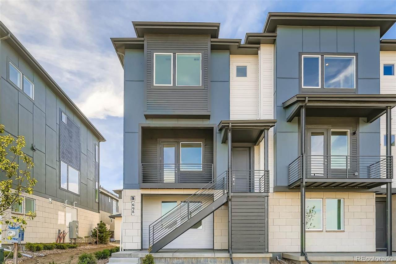 698 Punter Street - Photo 1