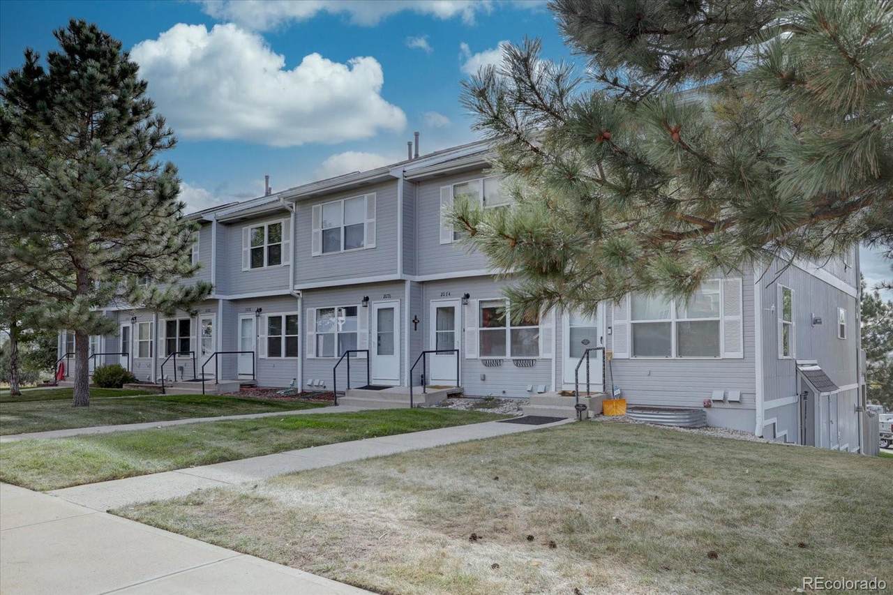 2078 Oakcrest Circle - Photo 1