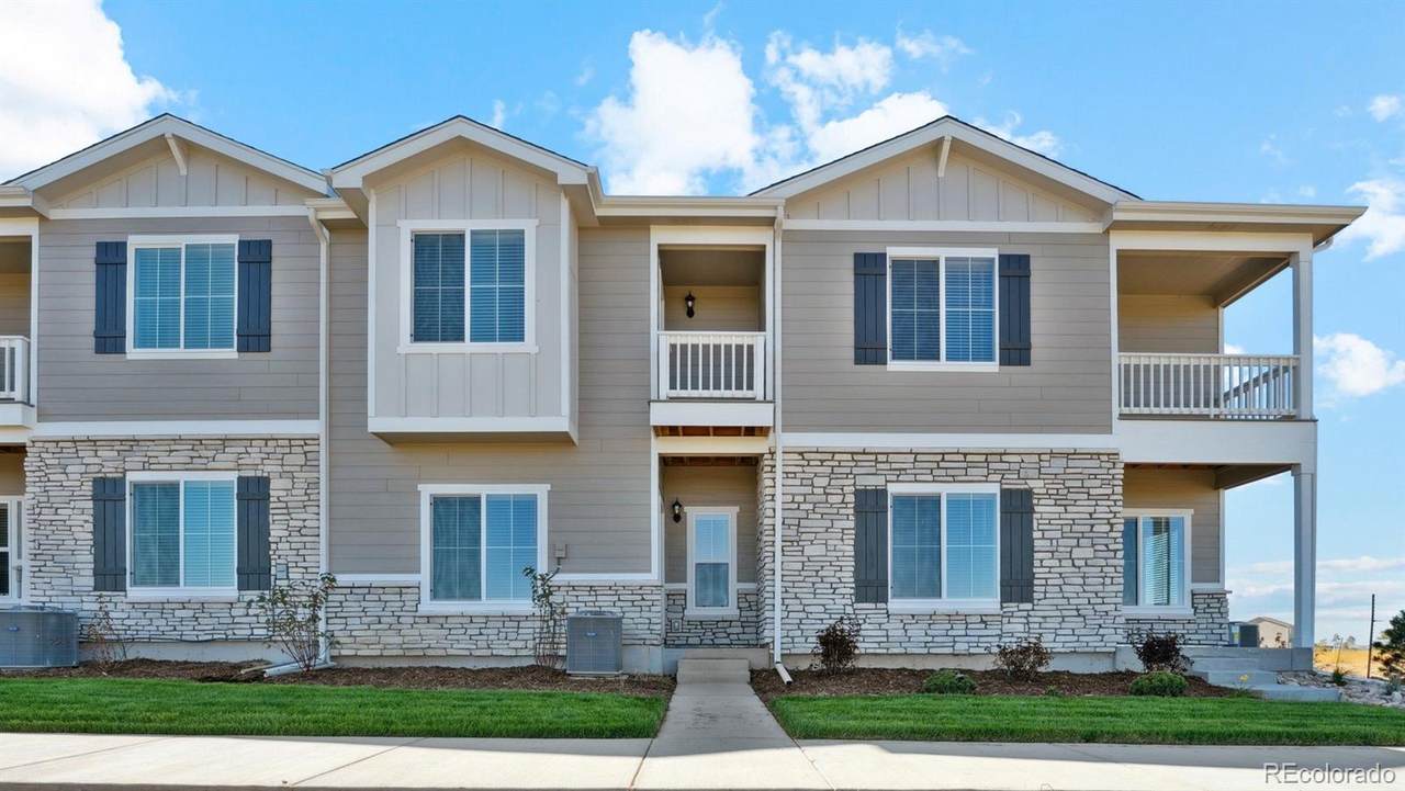 936 Montbello Avenue - Photo 1