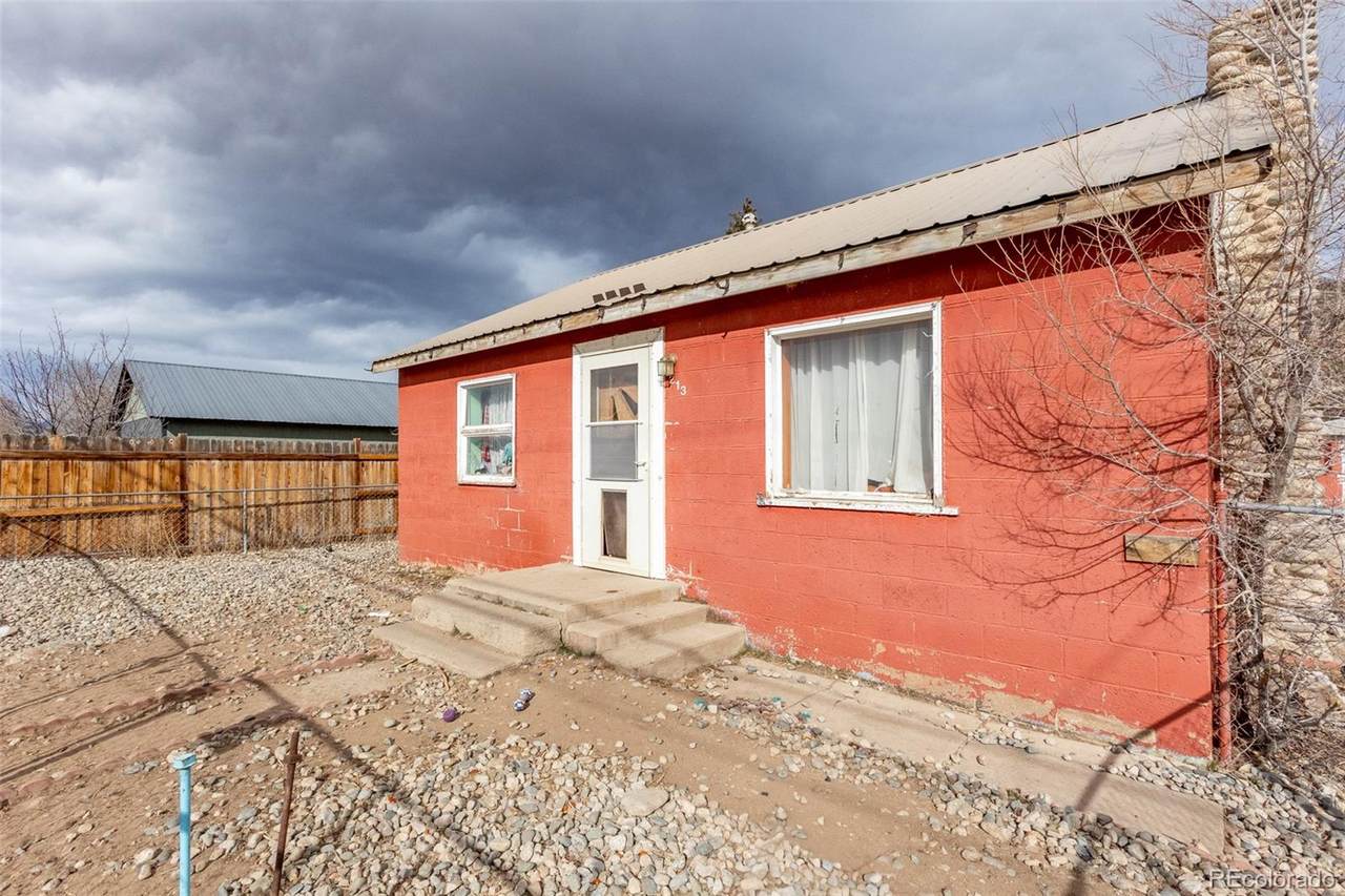 213 Colorado Avenue - Photo 1