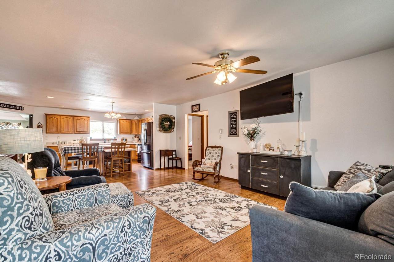 1023 Monument Street - Photo 1