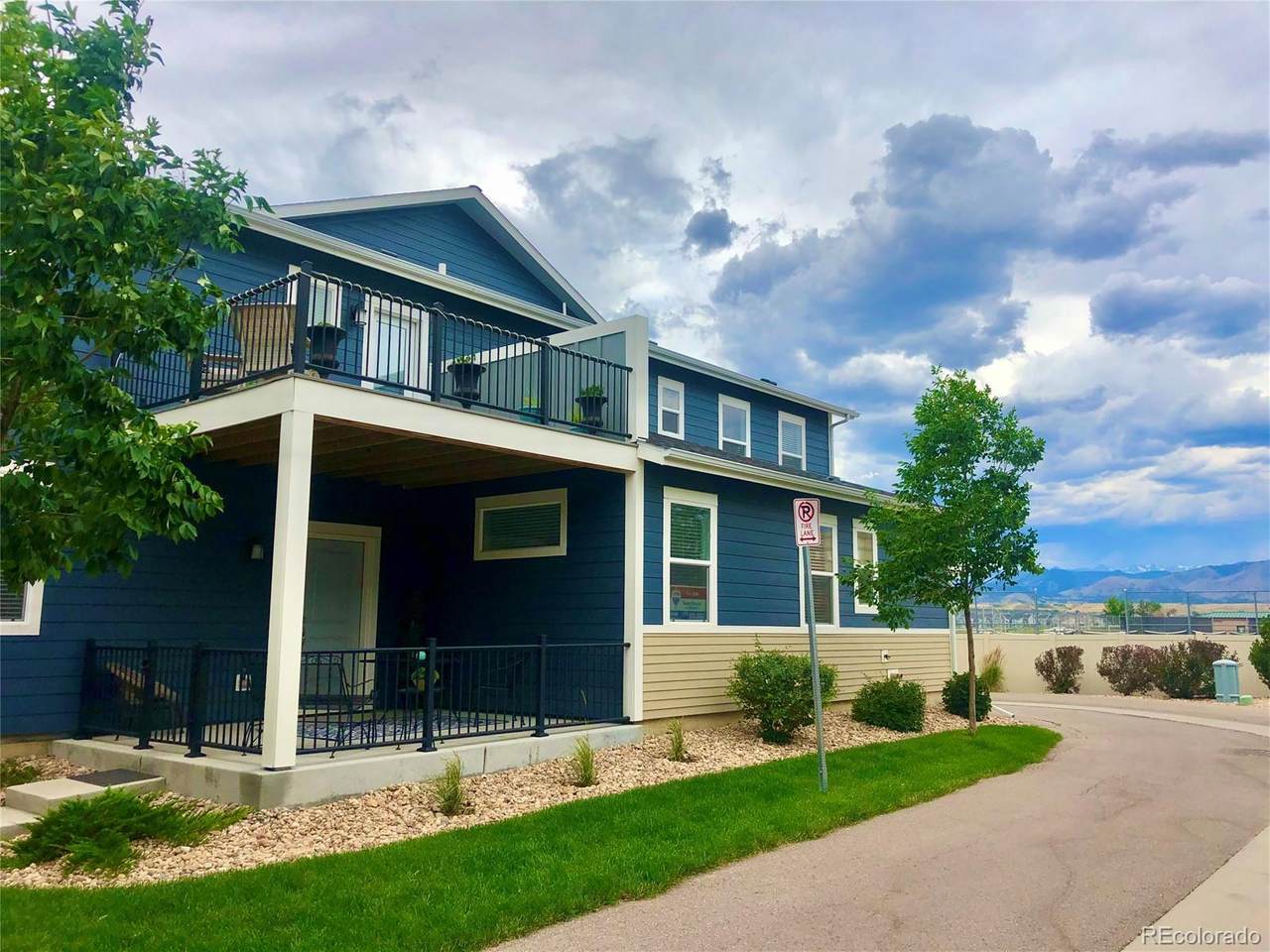 765 Robert Street - Photo 1