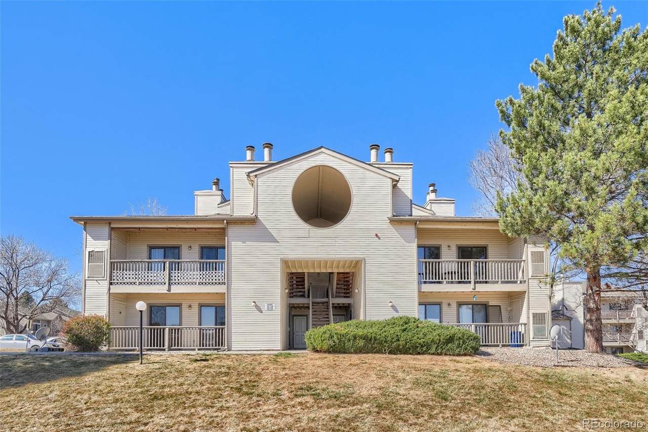 9680 Brentwood Way - Photo 1