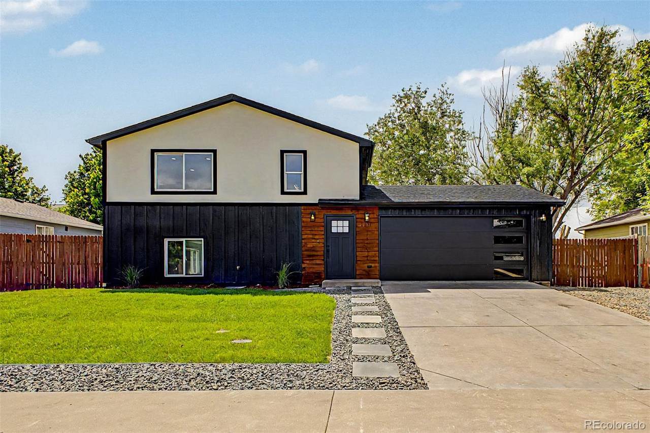 2211 Aspen Avenue - Photo 1
