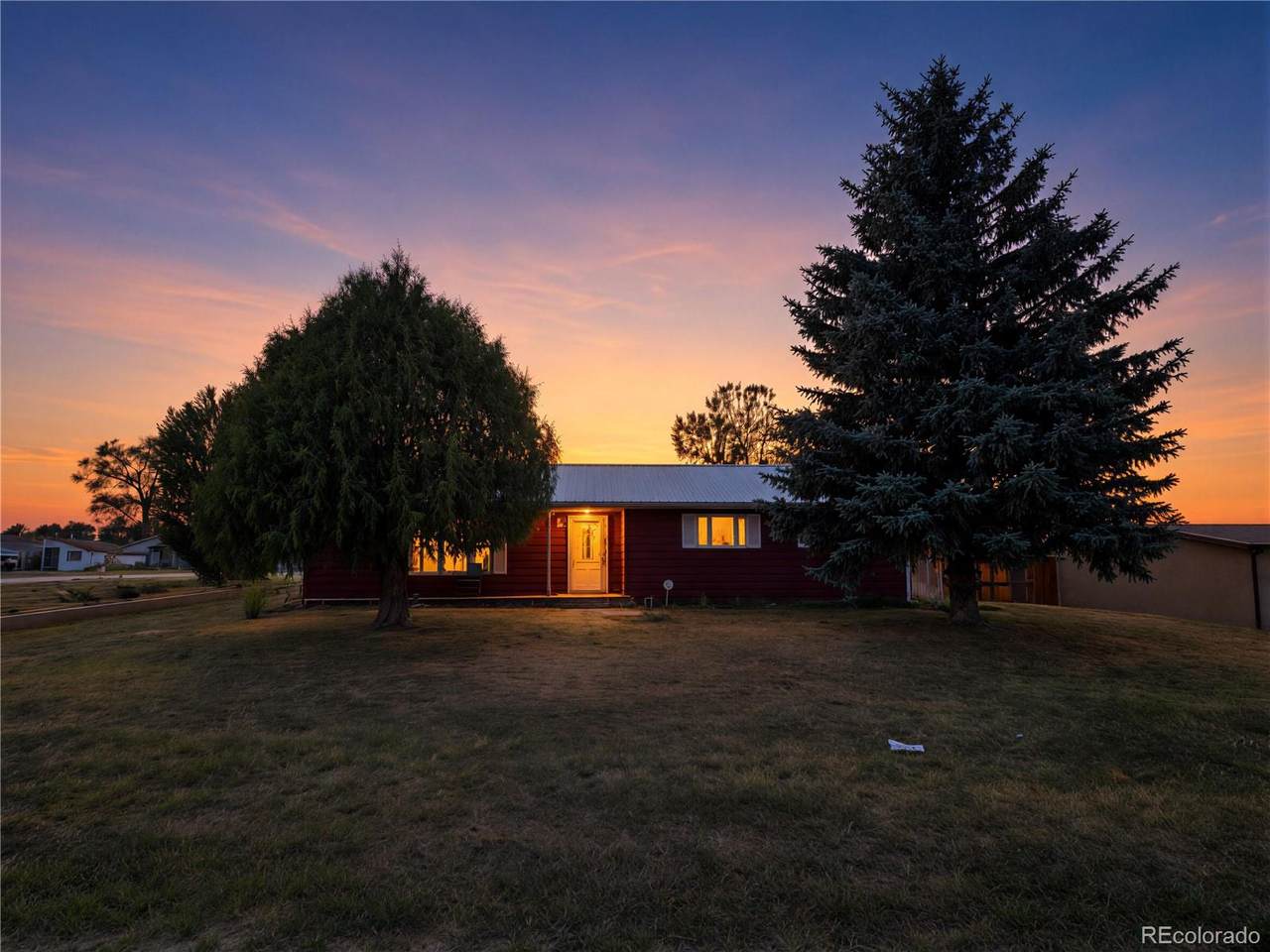 519 Dakota Avenue - Photo 1