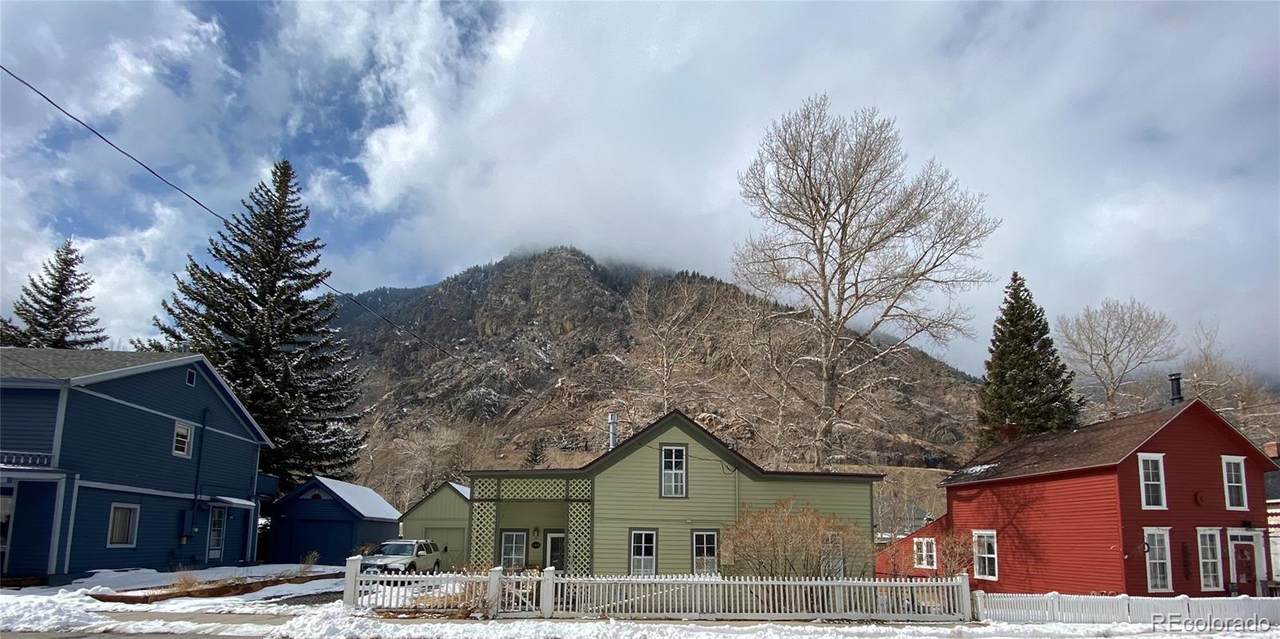 911 Taos Street - Photo 1