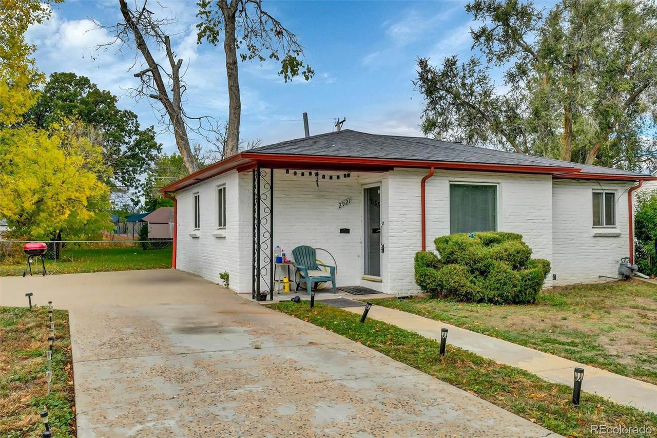 2921 Jasmine Street - Photo 1